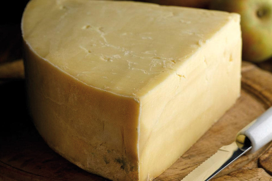 Świat polskiego nabiału: Od aksamitnego twarogu po dojrzałe sery